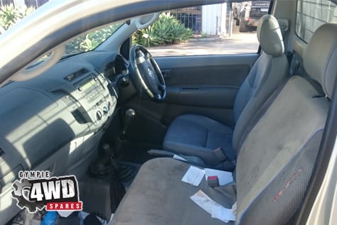 Toyota Hilux KUN26 4x4 - Now wrecking - Image 3