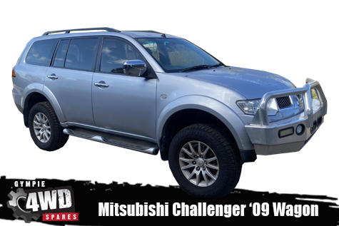 Mitsubishi Challenger 4x4 Wrecking now - Image 3
