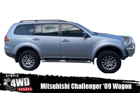 Mitsubishi Challenger 4x4 Wrecking now - Image 4