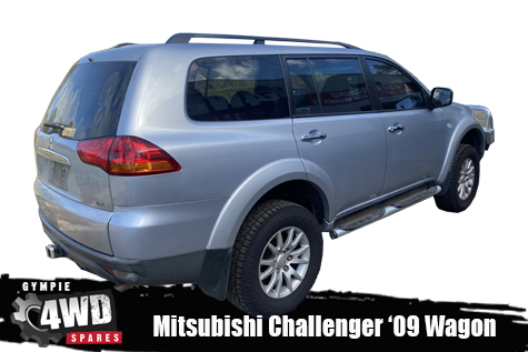 Mitsubishi Challenger 4x4 Wrecking now - Image 5