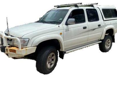 Toyota Hilux SR5 2001 model now wrecking