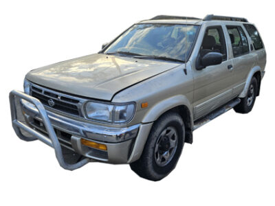 Nissan Pathfinder dismantling 4x4 parts