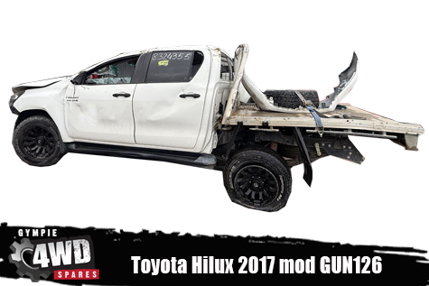 2017 Toyota Hilux 4x4 wrecking GUN126