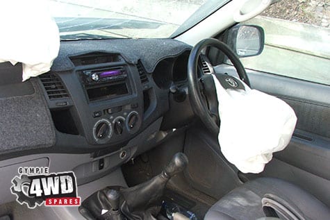 Toyota Hilux KUN26 4x4 Dual Cab - Parts still available - Image 3